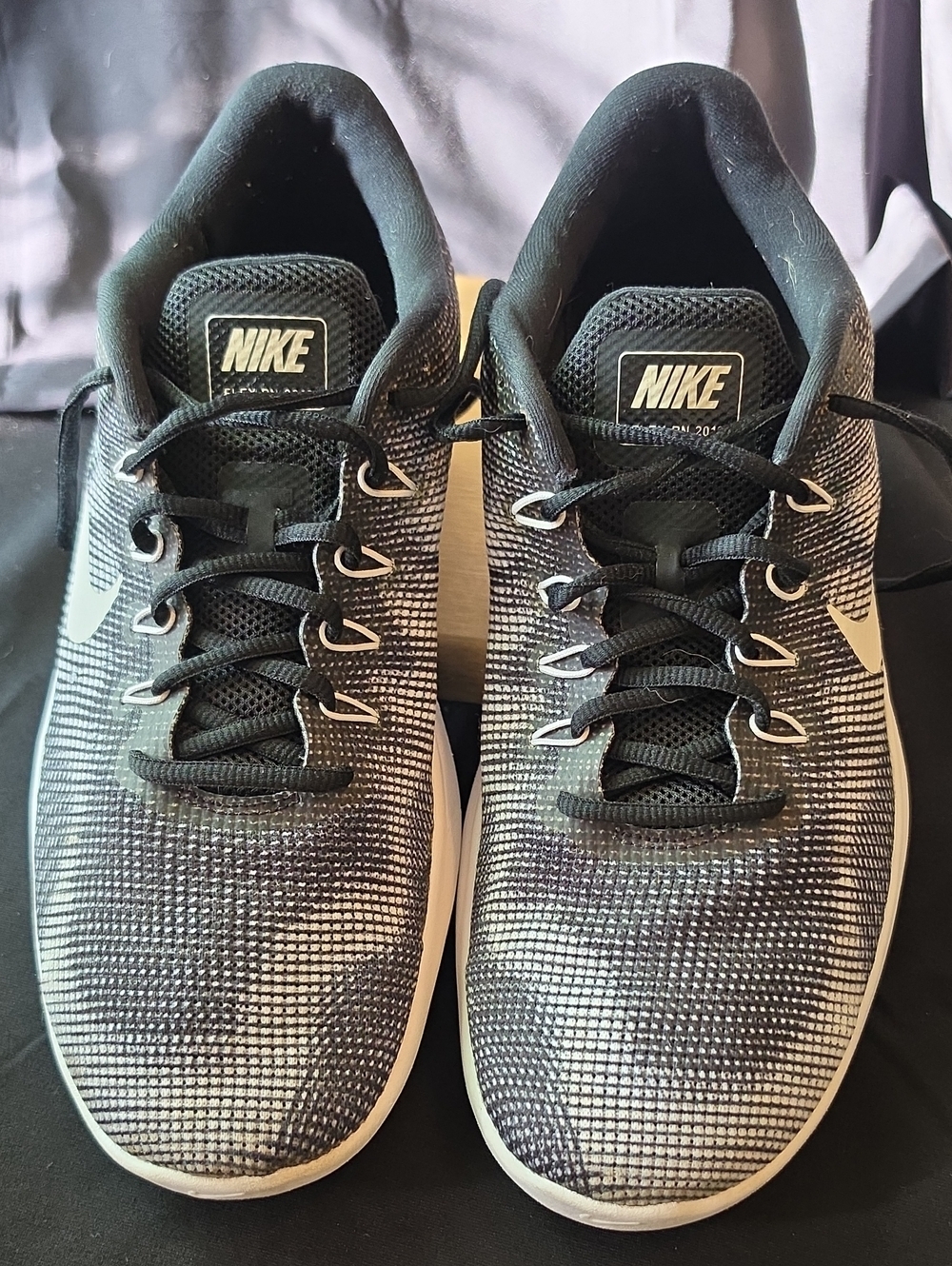 Nike Flex RN 2018 Men’s Black and White Athletic Running Shoes